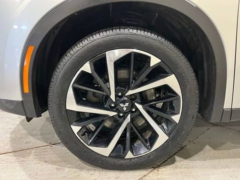 Used 2022 Mitsubishi Outlander ES image 9