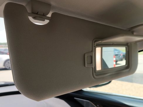 Used 2020 Jaguar XE S image 39