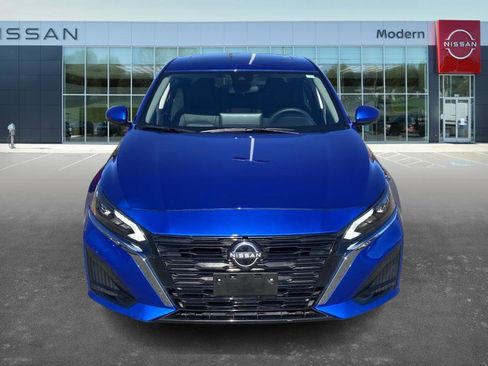 Certified 2025 Nissan Altima 2.5 SL image 2