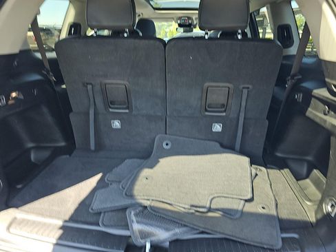 Used 2023 Jeep Grand Cherokee L Limited AWD/4WD image 10