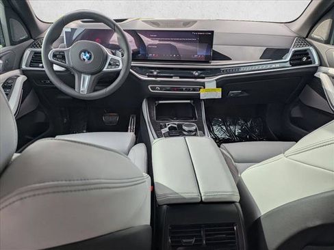 Used 2026 BMW X5 xDrive40i w/ M Sport Package image 15