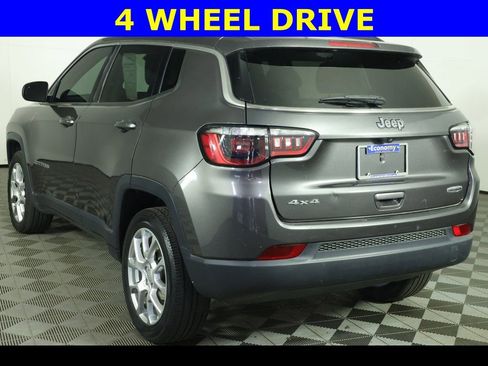 Used 2022 Jeep Compass Latitude image 5