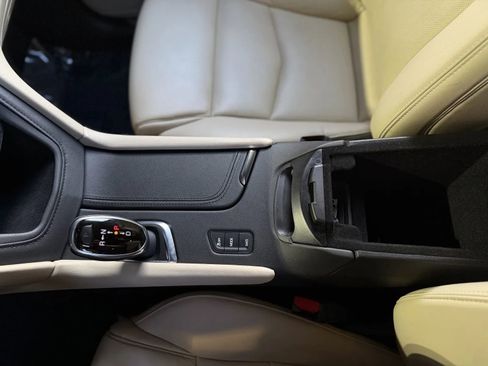 Used 2019 Cadillac XT5 Luxury image 37