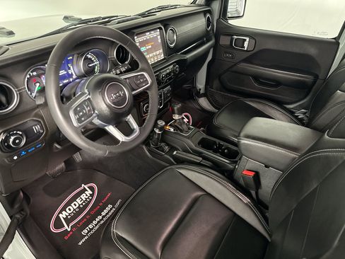 Used 2023 Jeep Wrangler Unlimited Sahara w/ Cold Weather Group AWD/4WD image 19