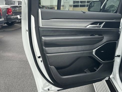 New 2026 Jeep Grand Wagoneer L Limited AWD/4WD image 21