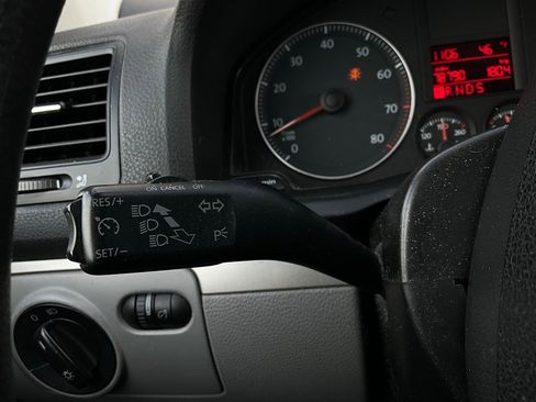 Used 2009 Volkswagen Rabbit S image 28