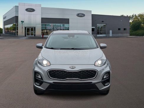 Used 2022 Kia Sportage LX image 3