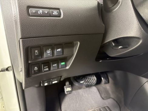 Used 2017 Nissan Rogue SL image 14