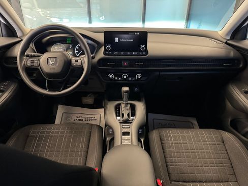 Used 2025 Honda HR-V LX image 9