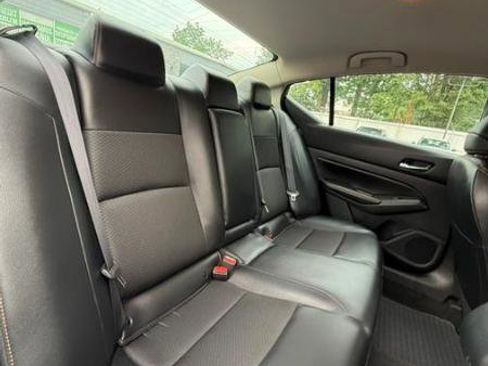 Used 2022 Nissan Altima 2.5 SR image 14