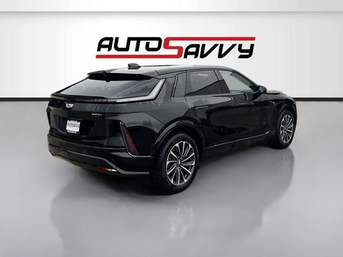 Used 2025 Cadillac Lyriq Sport AWD/4WD image 7