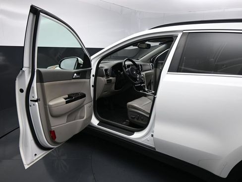 Used 2018 Kia Sportage EX w/ EX Technology Package FWD image 8