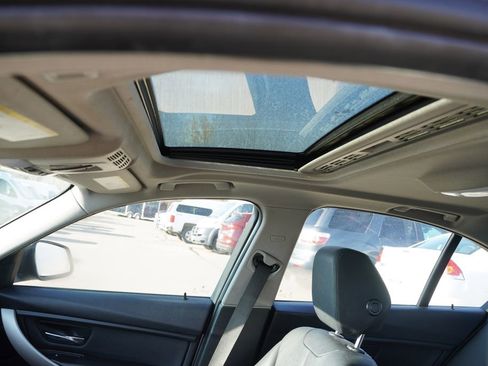 Used 2015 BMW 320i xDrive Sedan image 5