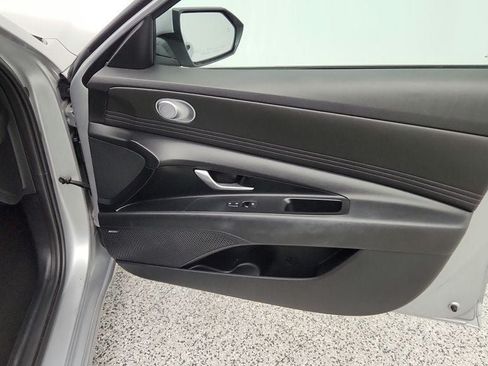 Used 2021 Hyundai Elantra SEL w/ Convenience + Premium Package FWD image 25