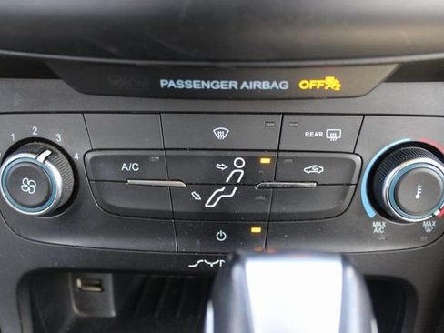 Used 2016 Ford Focus SE image 13