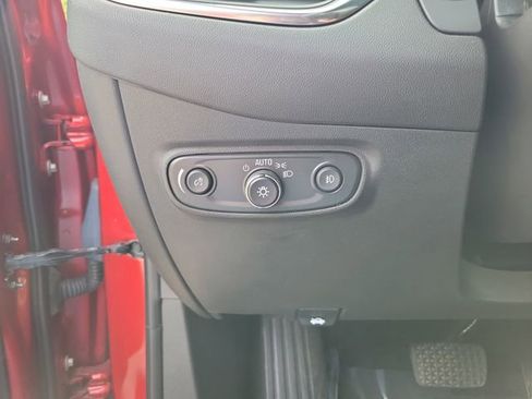 Used 2023 Chevrolet Equinox Premier FWD image 15