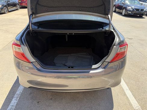 Used 2014 Toyota Camry LE FWD image 29