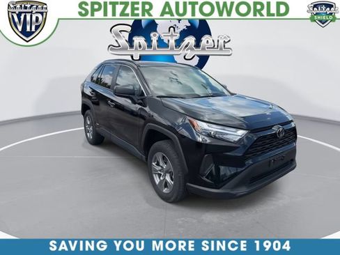Used 2025 Toyota RAV4 LE AWD/4WD image 2