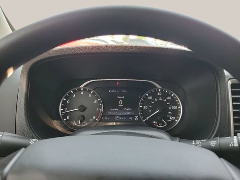 Used 2024 Nissan Frontier SV AWD/4WD image 18