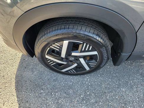 Used 2025 Nissan Kicks SV FWD image 5