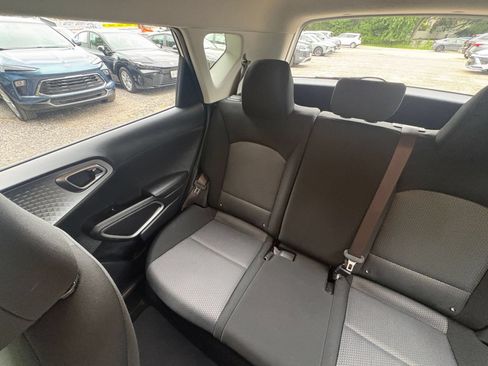 Used 2025 Kia Soul LX w/ LX Technology Package FWD image 35