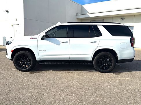 Used 2024 Chevrolet Tahoe Z71 w/ Luxury Package AWD/4WD image 4