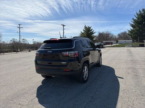 Used 2024 Jeep Compass Latitude image 10