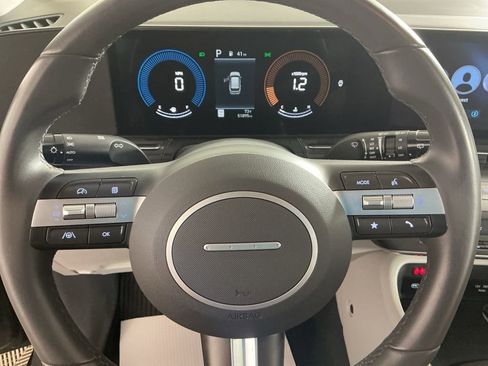 Used 2024 Hyundai Kona SEL AWD/4WD image 24