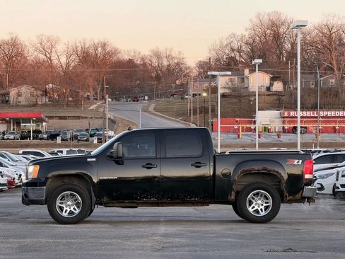 Used 2010 GMC Sierra 1500 SLT w/ All-Terrain Package image 5