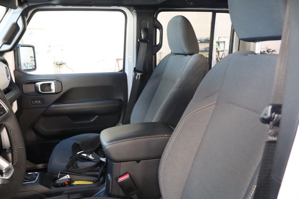 Used 2026 Jeep Wrangler Unlimited Sahara AWD/4WD image 22