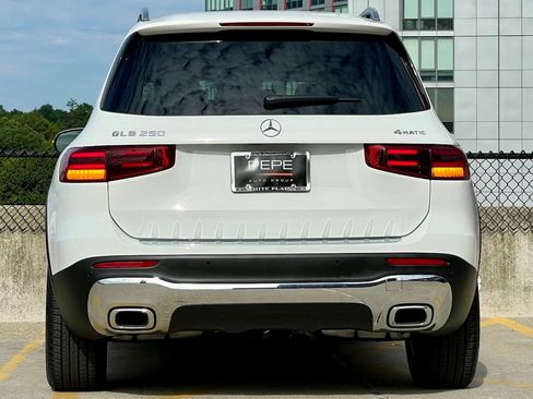 Certified 2026 Mercedes-Benz GLB 250 4MATIC image 6