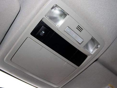 Used 2016 Toyota Tacoma SR5 image 21