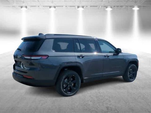 Certified 2025 Jeep Grand Cherokee L Altitude AWD/4WD image 8
