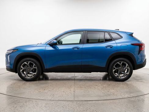 Used 2025 Chevrolet Trax LT FWD image 5