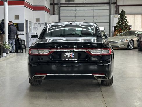 Used 2017 Lincoln Continental Select w/ Climate Package image 3
