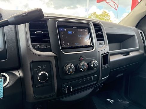 Used 2017 RAM 2500 Tradesman w/ Chrome Appearance Group image 16