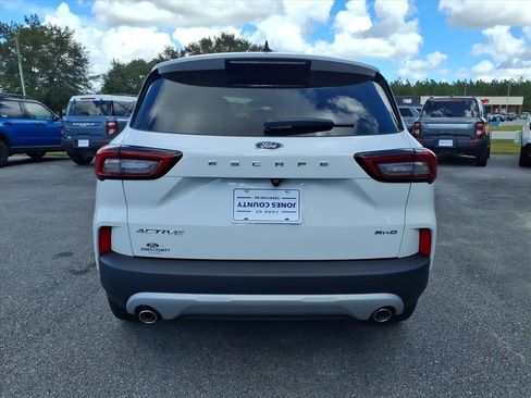 New 2025 Ford Escape Active image 3