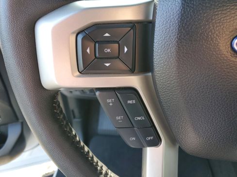 Used 2020 Ford F150 Lariat w/ Equipment Group 502A Luxury AWD/4WD image 22