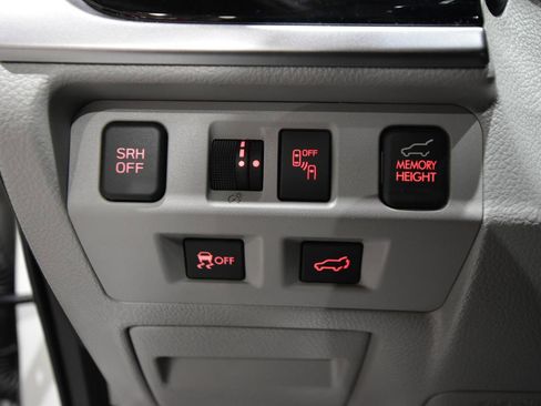 Used 2017 Subaru Forester 2.5i Limited image 17