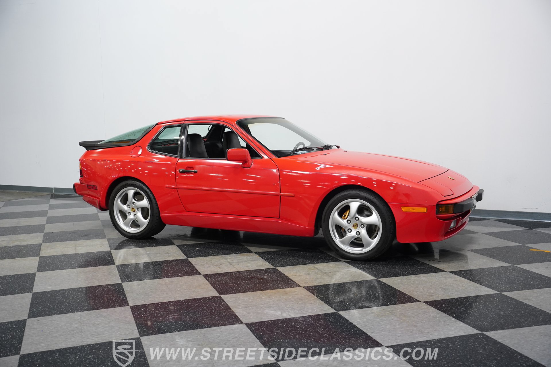 Used 1987 Porsche 944 Coupe RWD image 15