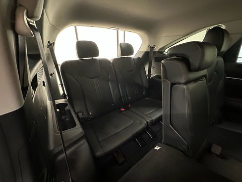 Used 2024 Kia Sorento S image 22