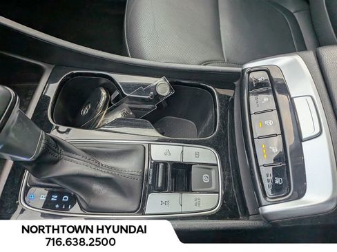 Used 2022 Hyundai Santa Cruz Limited image 17