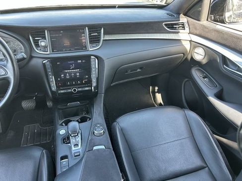 Used 2019 INFINITI QX50 Essential w/ Sensory Package FWD image 18