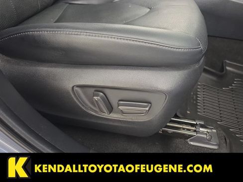 Used 2023 Toyota Highlander Limited AWD/4WD image 33