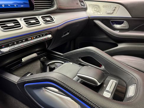 Certified 2024 Mercedes-Benz GLS 450 4MATIC image 19