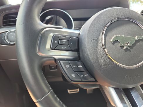 Used 2020 Ford Mustang Premium RWD image 23