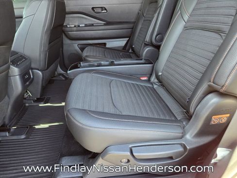 Used 2025 Nissan Pathfinder Rock Creek AWD/4WD image 11