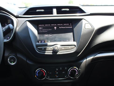 Used 2021 Chevrolet TrailBlazer LT FWD image 46
