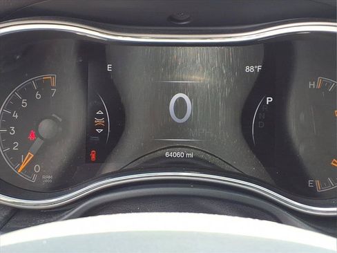 Used 2021 Jeep Grand Cherokee Limited AWD/4WD image 14