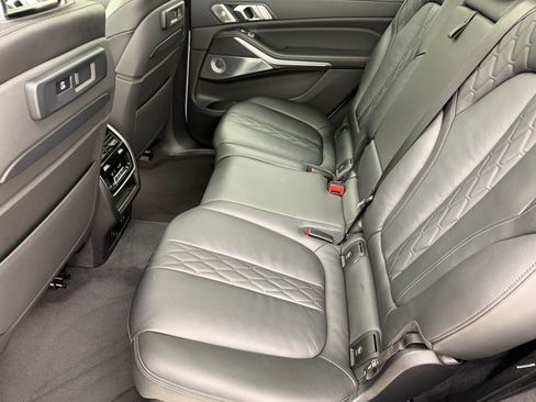 Used 2020 BMW X7 xDrive40i w/ Premium Package AWD/4WD image 22
